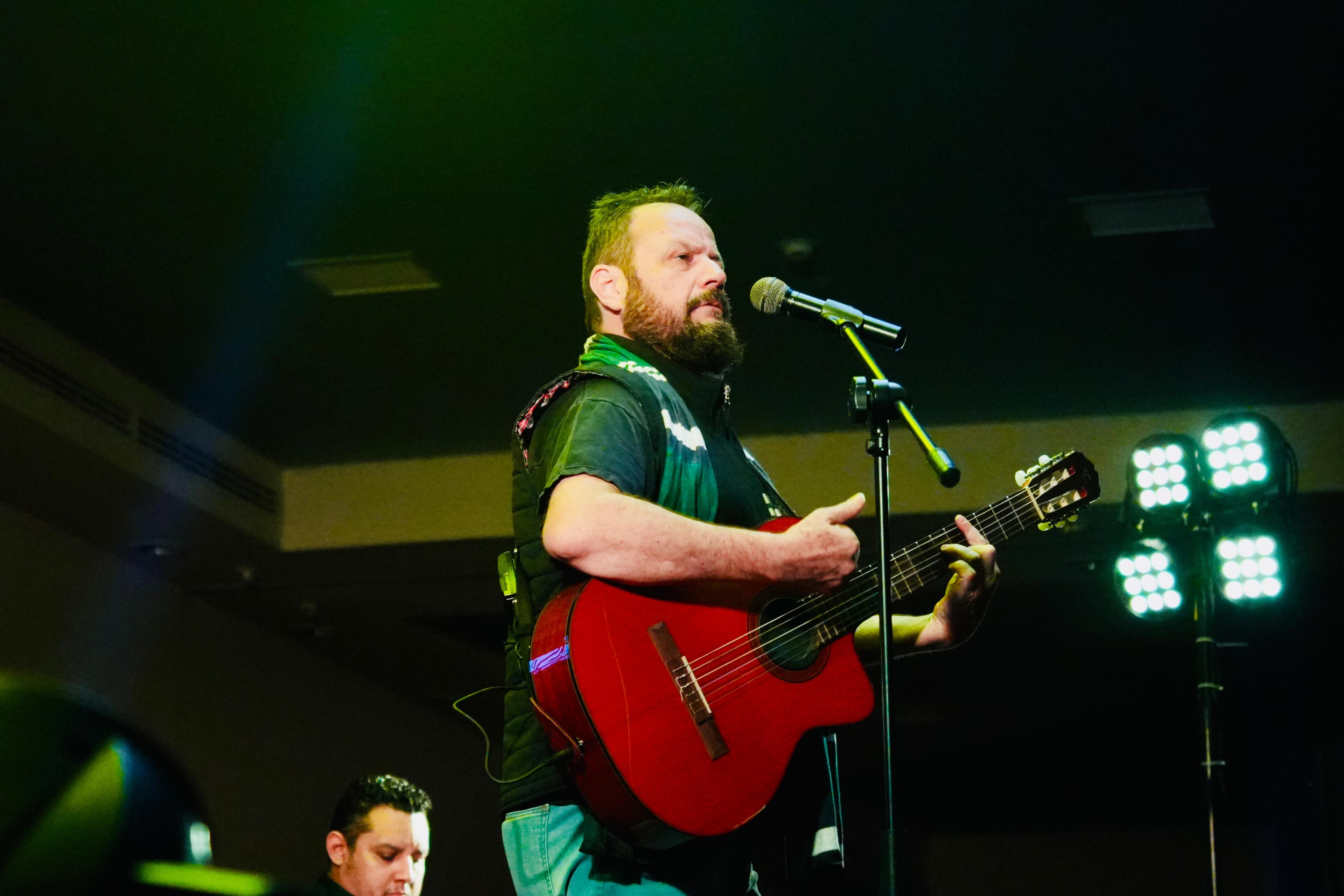 Nicho Hinojosa en Tuxpan: Una Noche Bohemia Inolvidable - Imagen 3